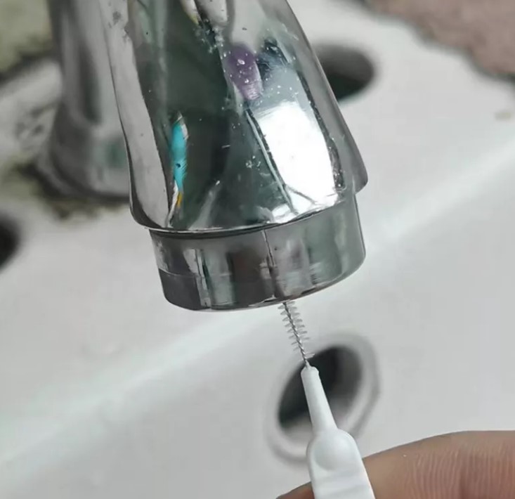 Houseware Shower Head Outlet Hole Phone Plastic Handle Mini Cleaning Brush