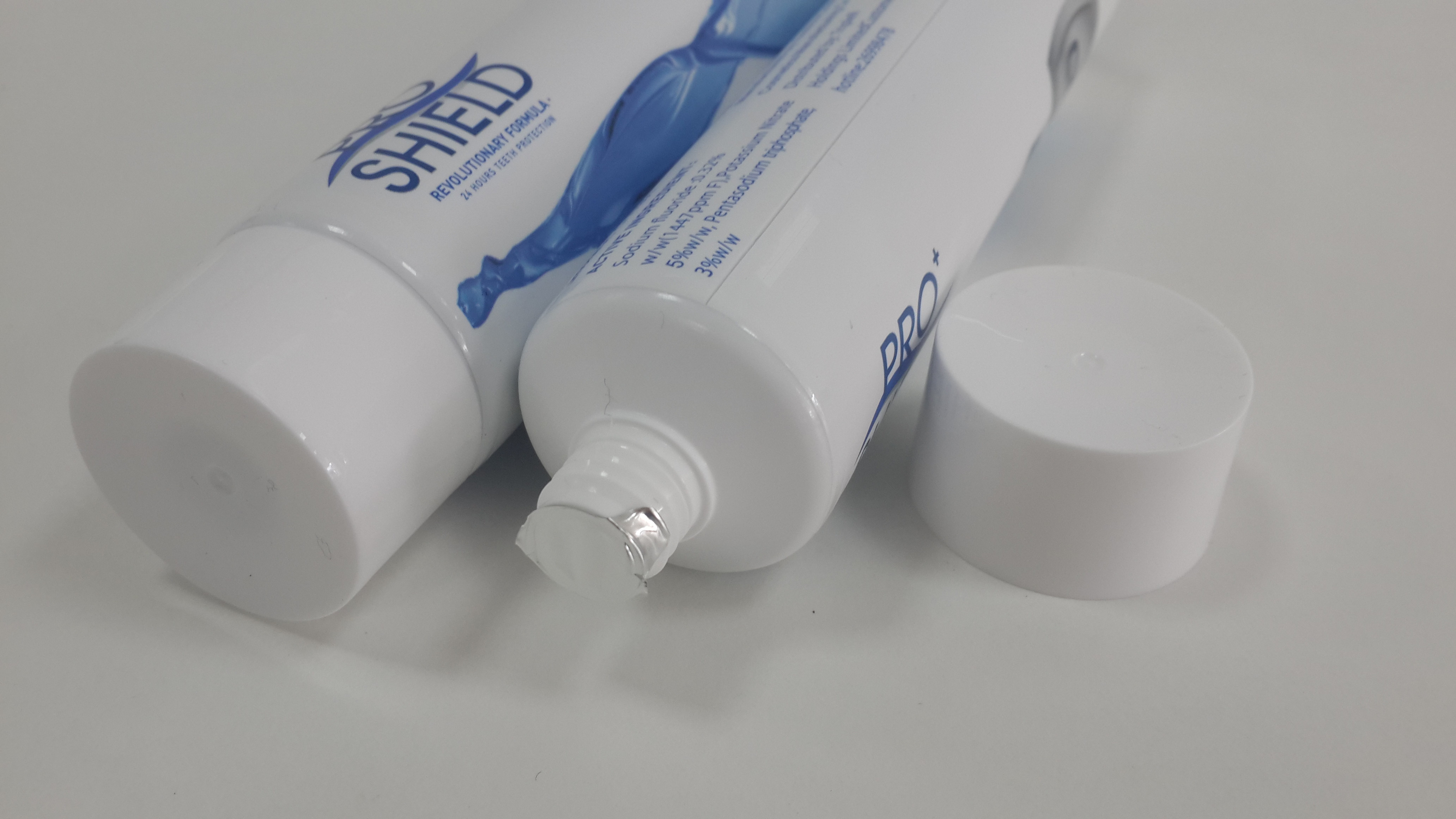 Matt Surface Flexible Toothpaste Tube Packaging Laminated Tube Container Screw Flat Cap
