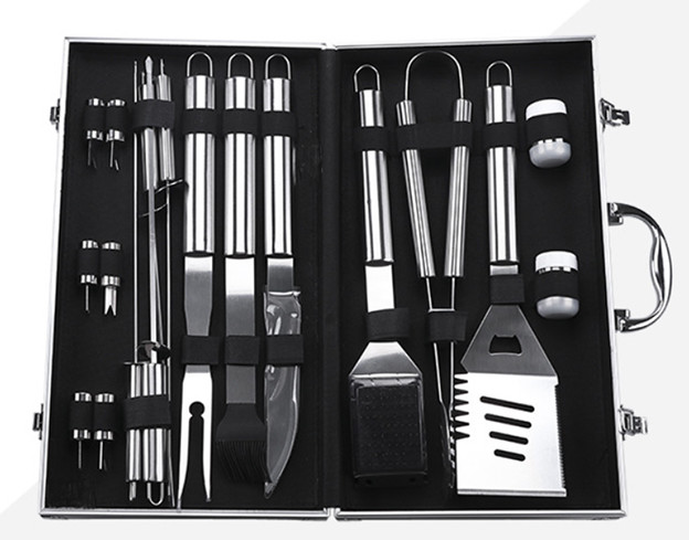 Wholesale 18PCS Barbecue Tool Set With Aluminum Case For BBQ TOOL MaterialStainless Steel