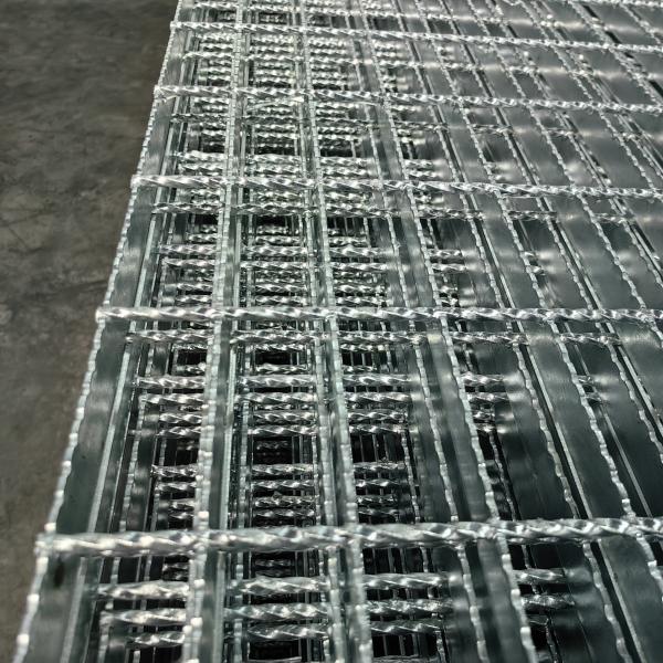 Buy cheap Catwalk Industrial Steel Grating Good Ventilation Press Welding Process from wholesalers