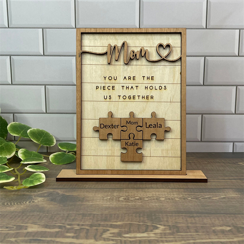 Hot selling wood personalized ornaments carved 1-12 names for Mother's Day gifts