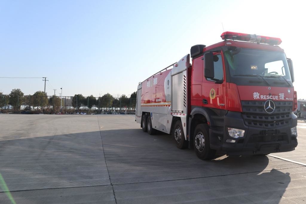BENZ Water Tank Fire Engine Truck Water 14000L Foam 6000L Fire Rescue Fire Truck