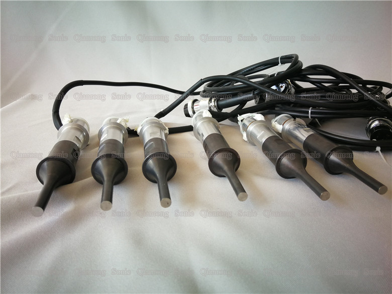Welding 28khz Transducer , Ultrasonic Piezoelectric Transducer With Black Steel Horn