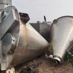 V Type Forced Used Stainless Steel Mixing Tank Two Dimensional Conical Groove
