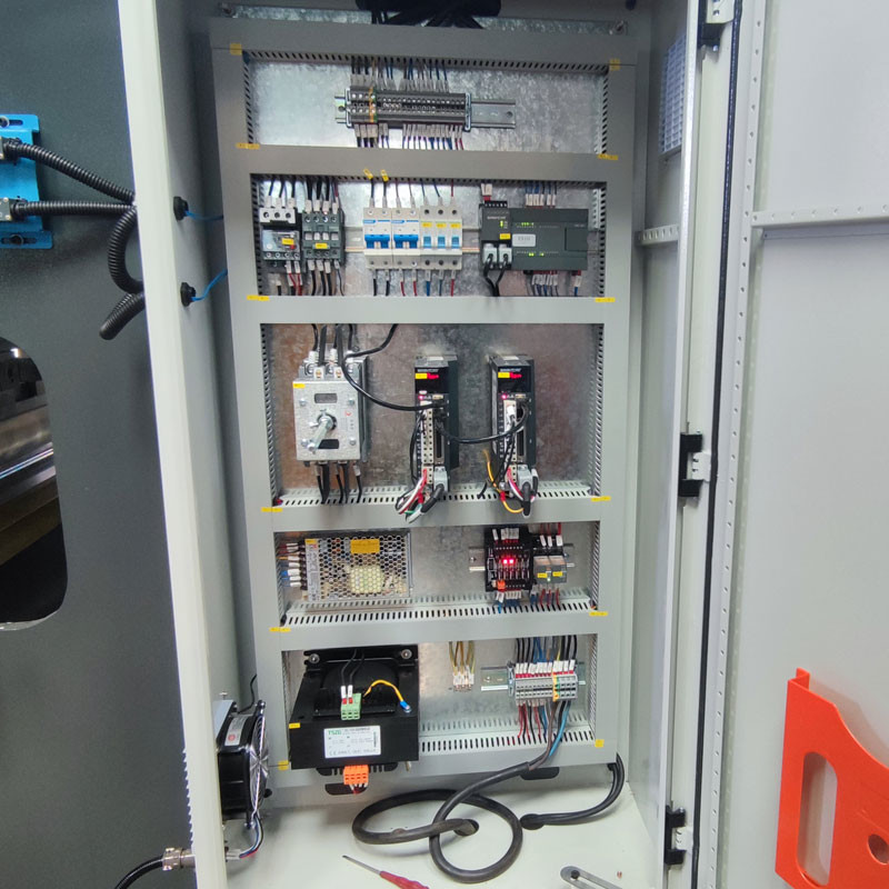 CNC Servo Control TP10S Hydraulic Bending Machine 63T 1600MM