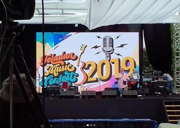 Buy cheap 100000 Hours P2.6 LED Wall 3840Hz Stage Background Led Screen from wholesalers