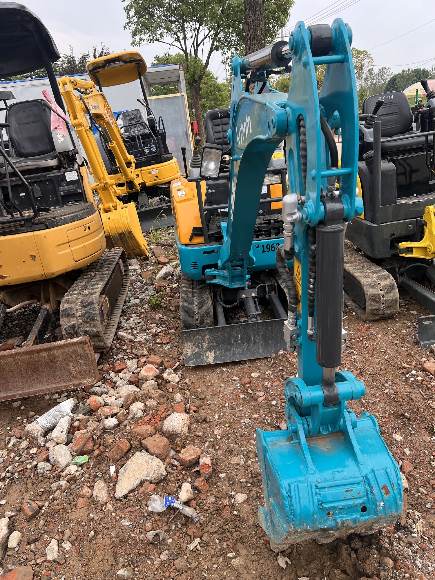 Low working hours road machinery Kubota U17 used excavator with high quality engine and pump excav cheap excav used crawler