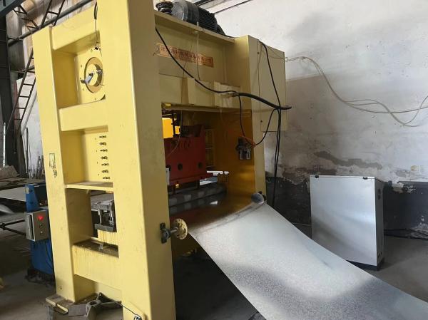 Full Automatic Perforated Metal Machine 1250KN With Lifting Balance Cylinder
