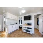 Villa 2 Bedrooms Luxury Prefabricated Container House 20 40ft Expandable