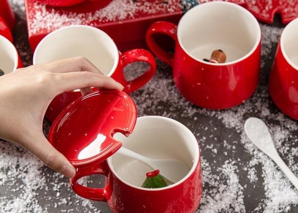 Buy cheap 350ml 13x9.5x9cm Glaze Christmas Ceramic Mugs from wholesalers