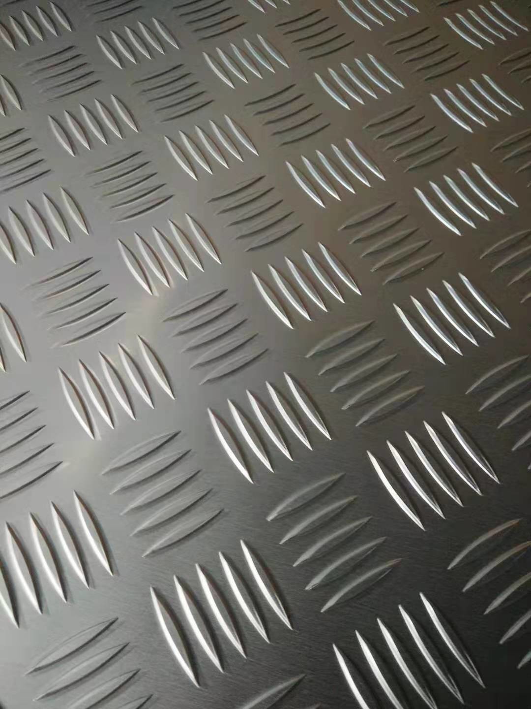 Tread Finish Aluminium Checker Plate Mill Finish Width 1250mm Dock Board