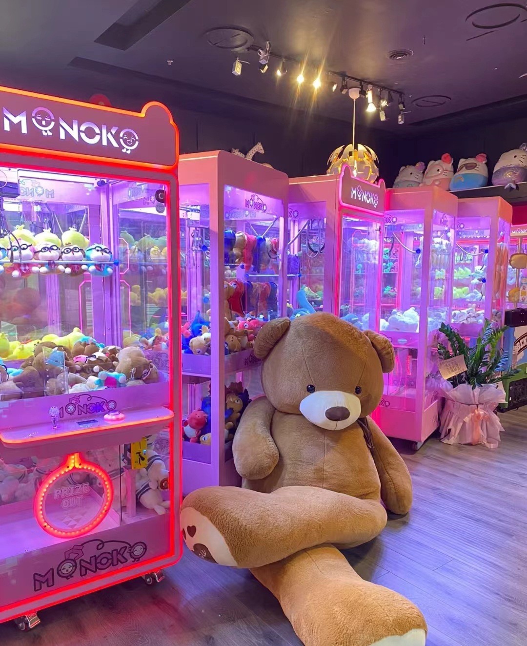 1 Player Coin-Operated Toy Vending Arcade Claw Machine with Bill Acceptor and Display