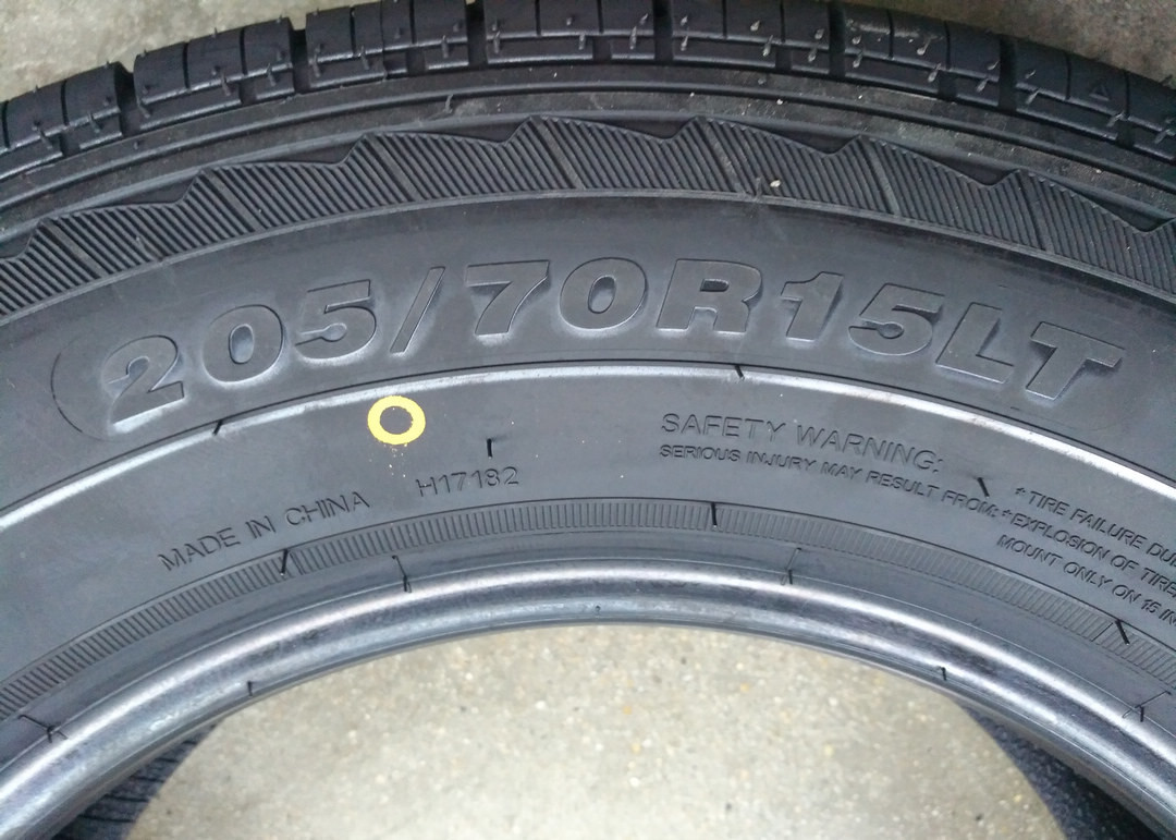 205/70R15LT Size Light Truck Tires Semi Steel Radial Tire Compact Structure