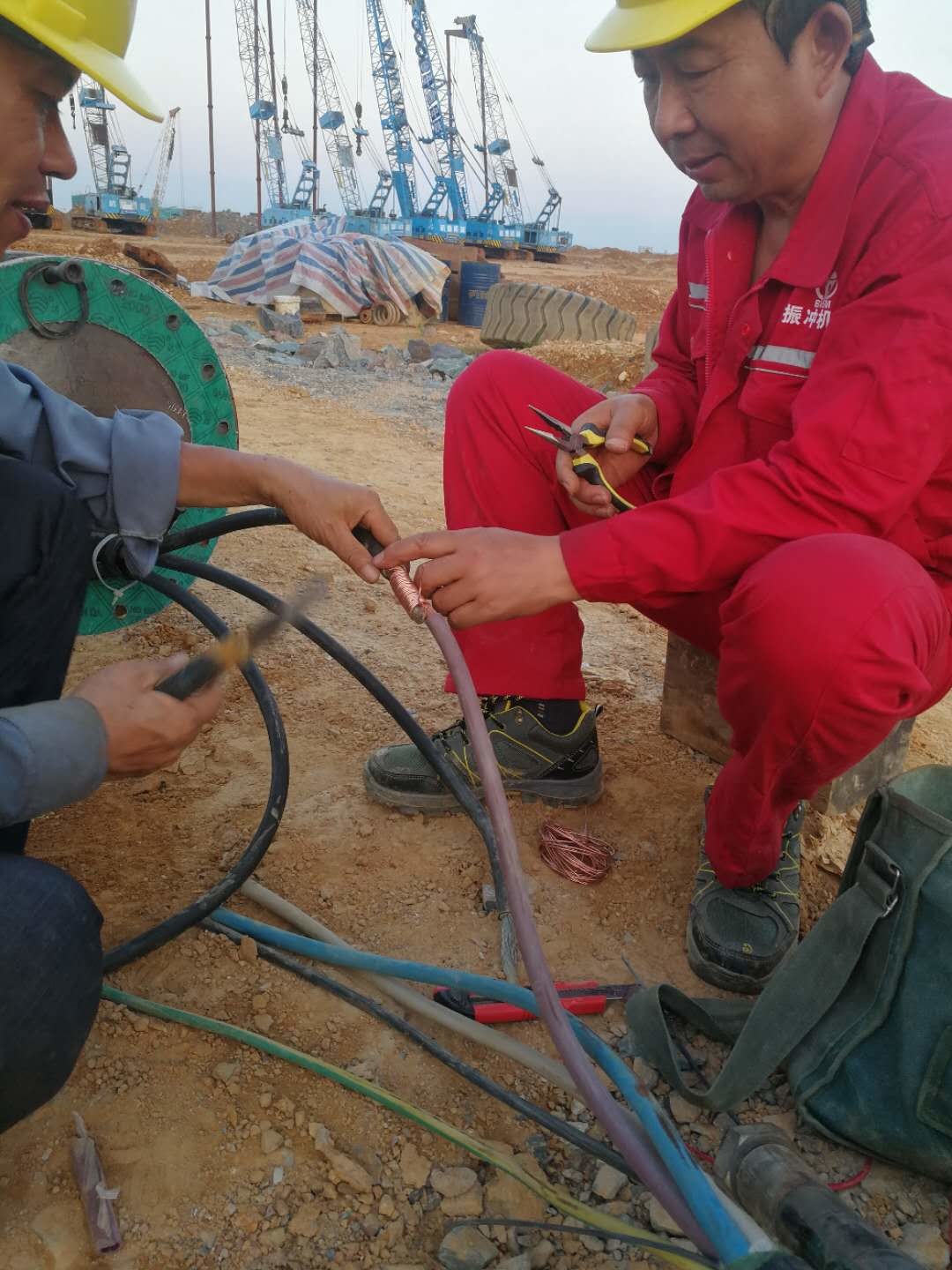Foundation Vibroflot Equipment Vibro Compaction Ground Improvement