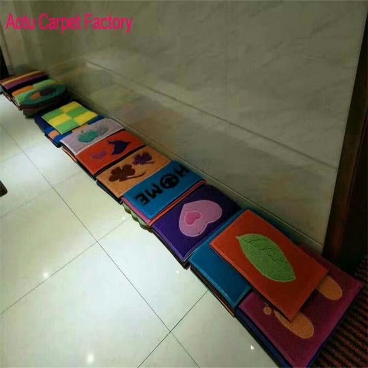 Logo embossed monkey pattern pvc floor mat