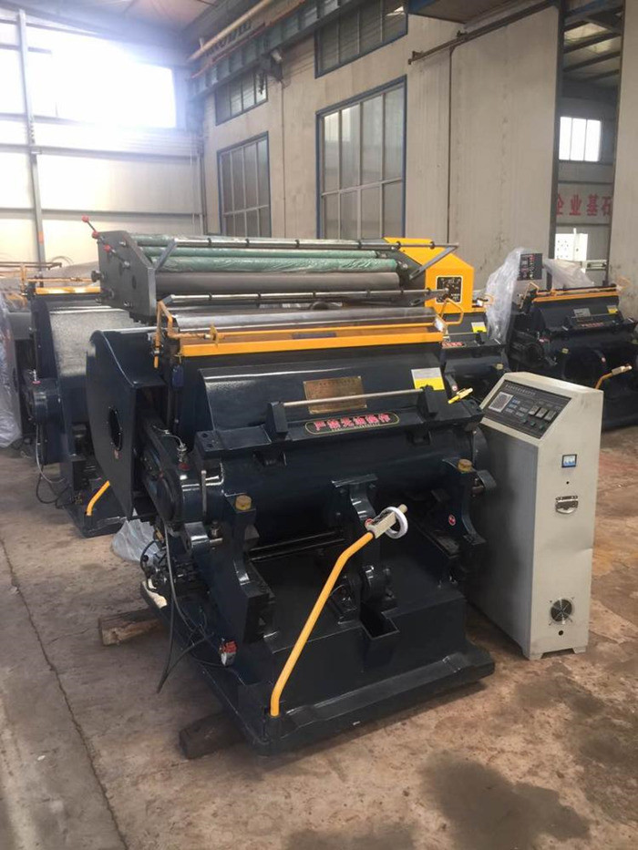 Stamping Die Cutting Creasing Machine TYMB 930 Corrugated Cardboard