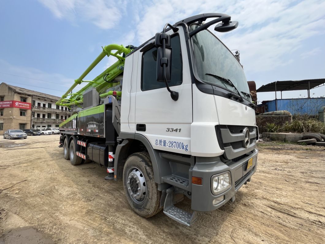 Heavy Equipment Concrete Boom Pump 2015 Zoomlion 38m Concrete Pump on Mercedes Benz