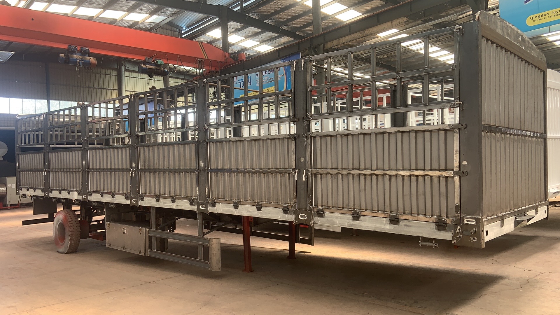 3 Axles Two Storages 50 Head Cow Livestock Fence Truck Trailer for Cattle Transport