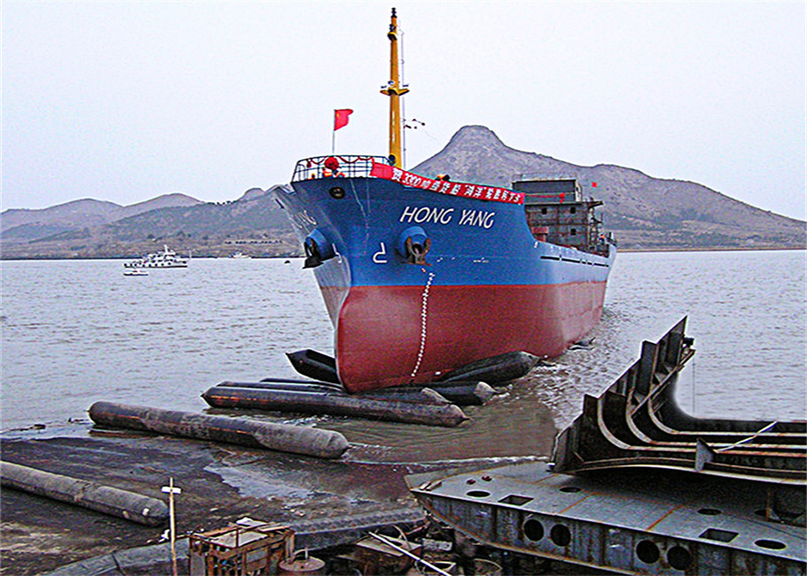 0.2-0.4Mpa High Pressure Cylindrical Marine Airbags For Ship Launching