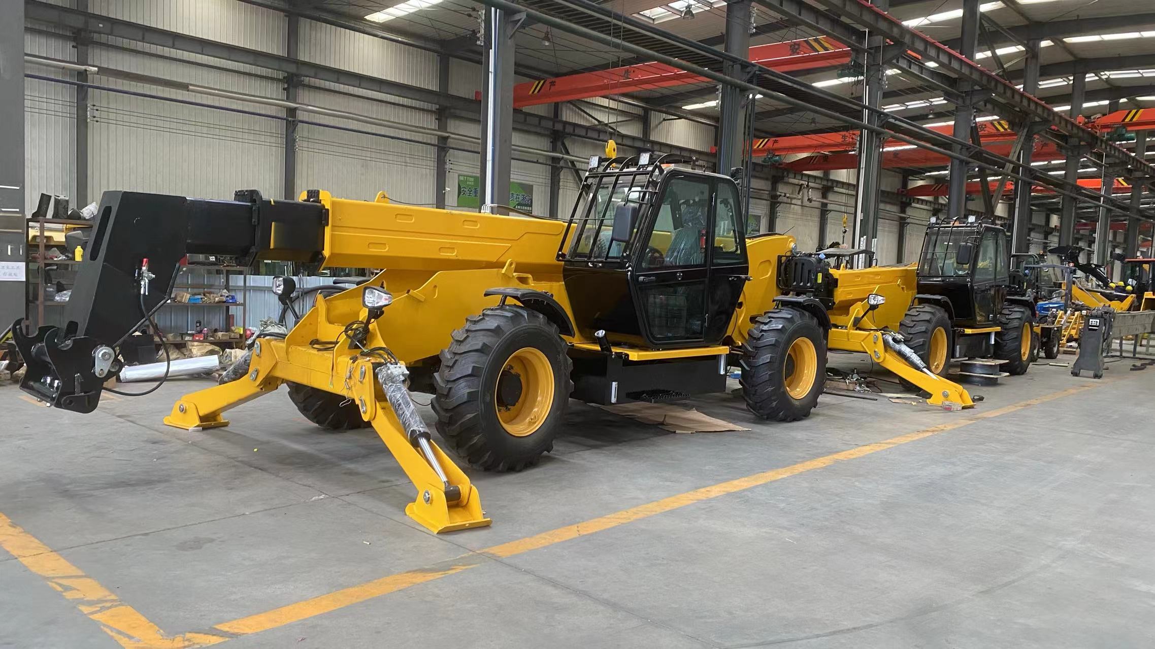 3 Stage / 4 Stage Mast Type Telescopic Forklift Boom Telescopic Crane Loader 7400 kg