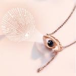 3.9 gram 0.48X0.84in Angel Eyes Necklace Custom Light Projection Necklace ODM