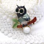 Owl Shape Fashion Brooch Pin Diamond Electroplated Color 3.8cm Size