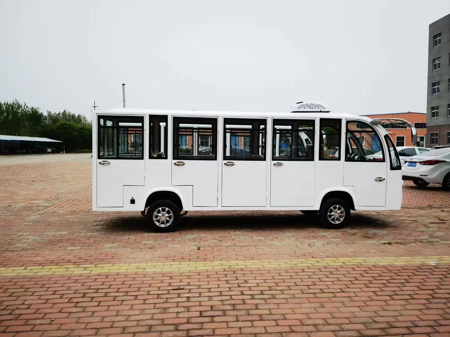 Lithium battery powered vehicle 8-10 seats sightseeing bus on cheap prices