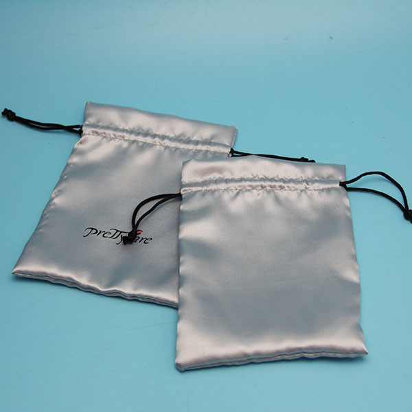 Personalized Luxury Satin drawstring eyelash Packaging bags with logo printing