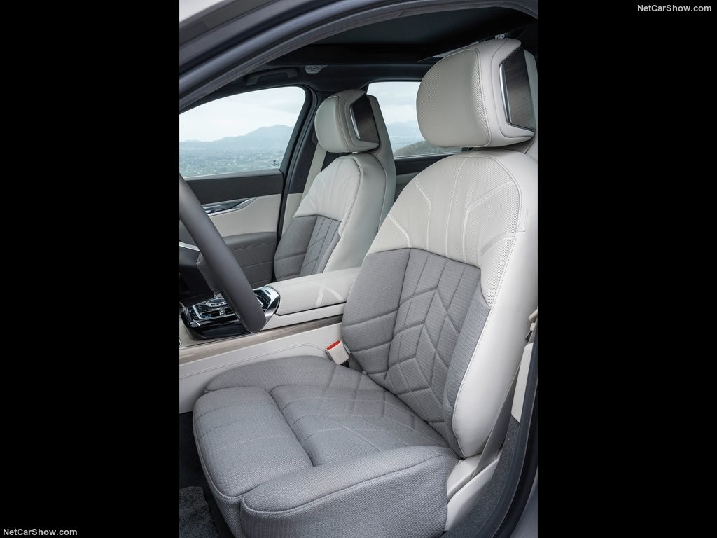 New energy vehicle for BMW i7 2023 xDrive60L luxury Sport car seats adult electric vehicles