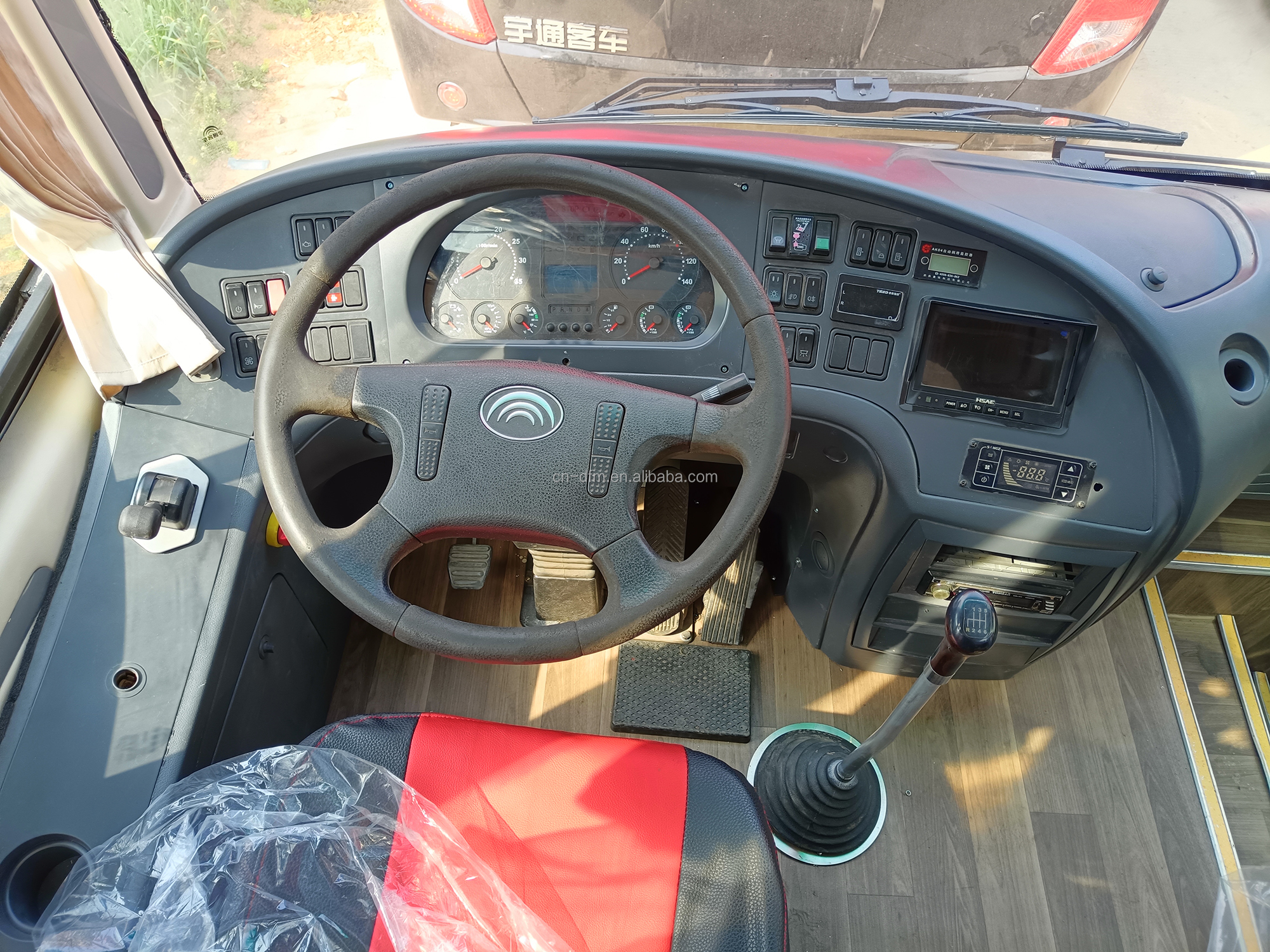 2200rpm Rated Speed Diesel Engine 49 Seats Used Coach Bus for High Capacity Journey