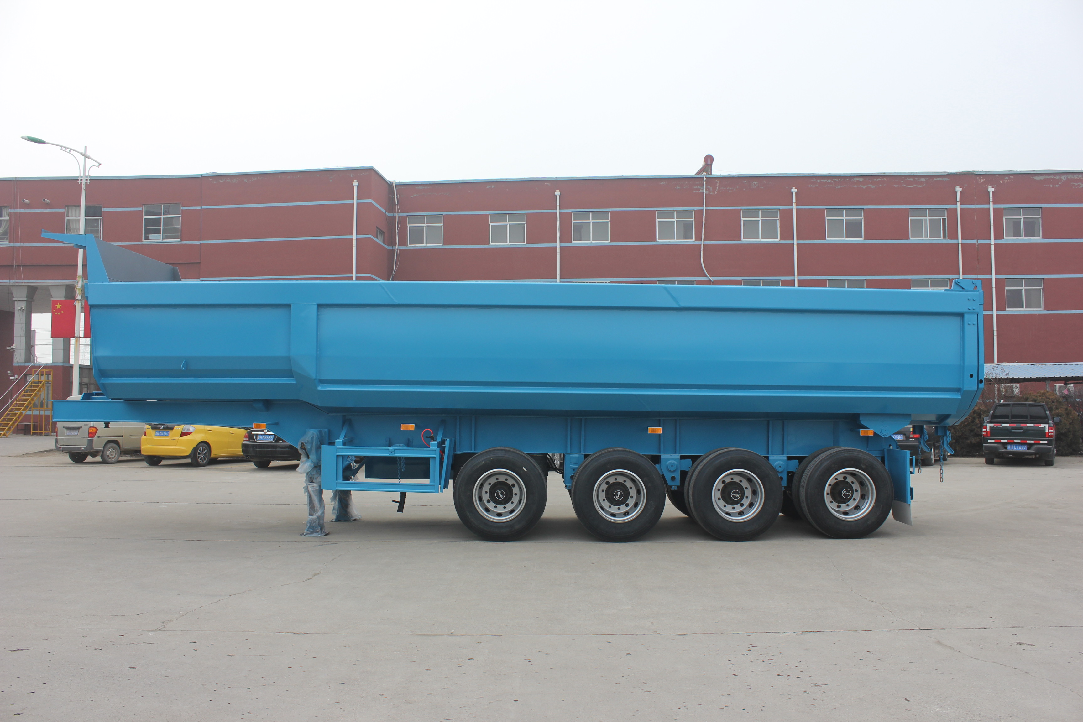 U Shape Rear Tipper Trailer to Kenya with 11.00r20/12r22.5 Tire Size and Fuwa Axle