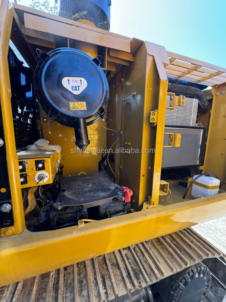 Strong Power and Soft Steel Design Second Hand CAT320 Excavator at Affordable