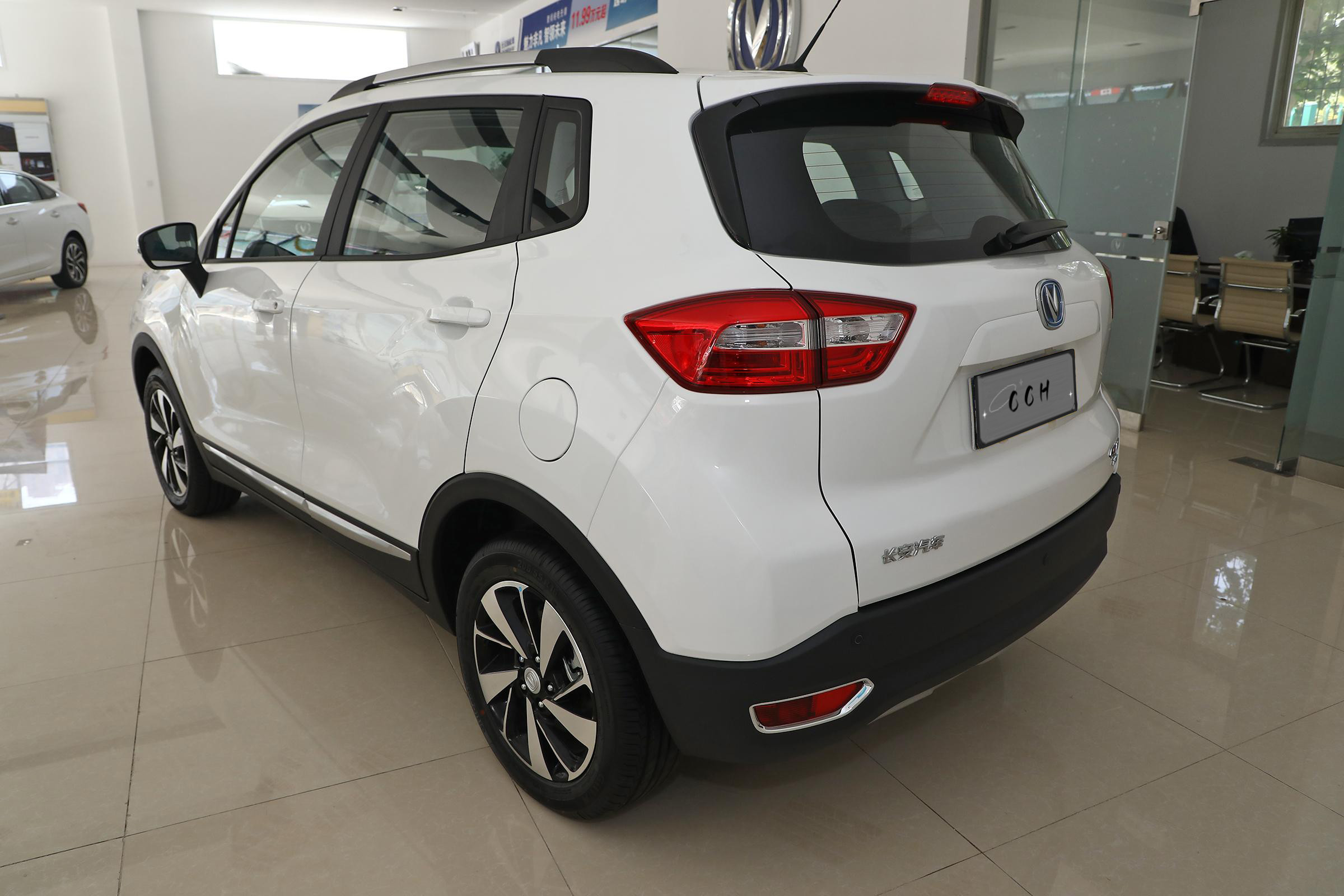 Left Hand Driver Changan CS15 2023 Electric SUV Cars Euro 6