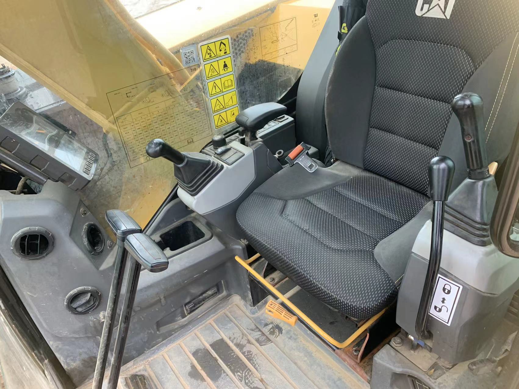 43 kW CAT 307E CAT 308 CAT310 Mini Excavator with 0.4 m3 Bucket Capacity in Japan