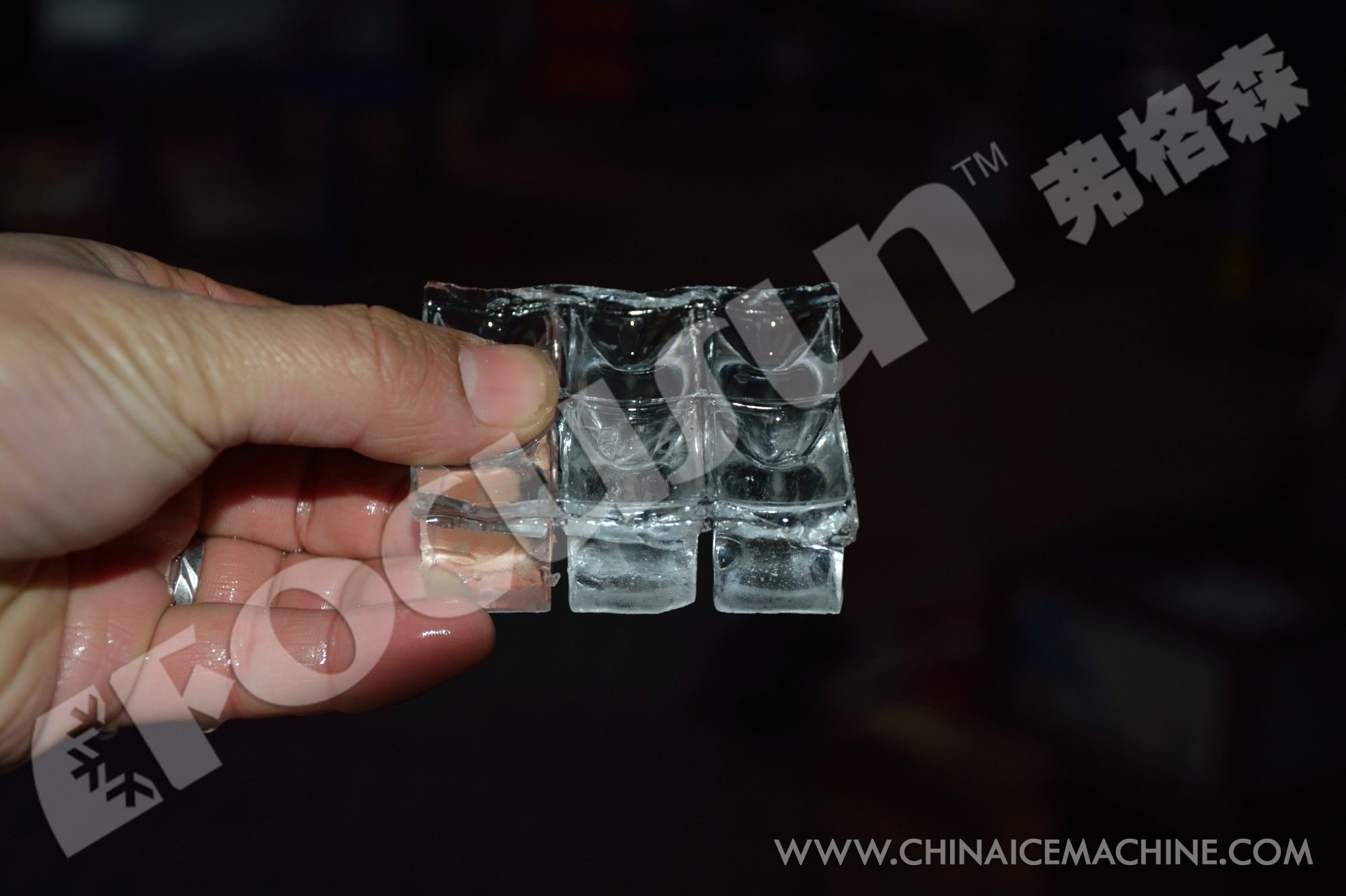 1 Ton Cube Ice Machine Air Cooling Square Ice Maker with 22mm*22mm*22mm Ice Size