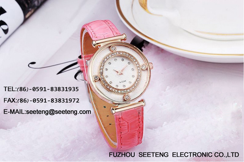 Colorful pu leather strap wrist watch with fashion design and diamond inset dial for ladies