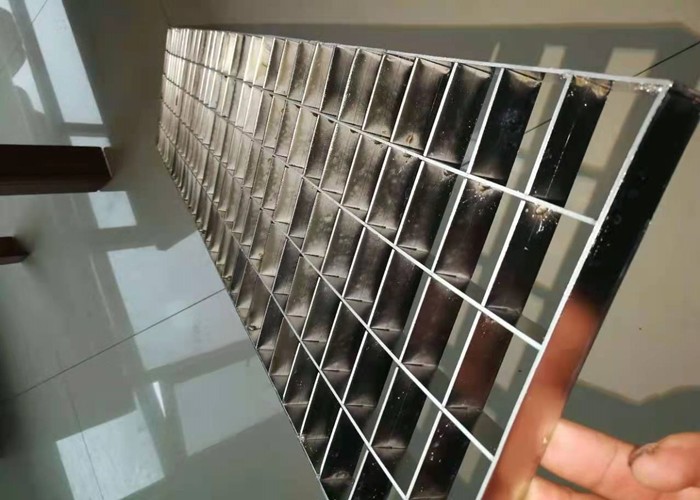 Stainless Steel 316 Galvanized Bar Grating Non Flammable metal grating platform