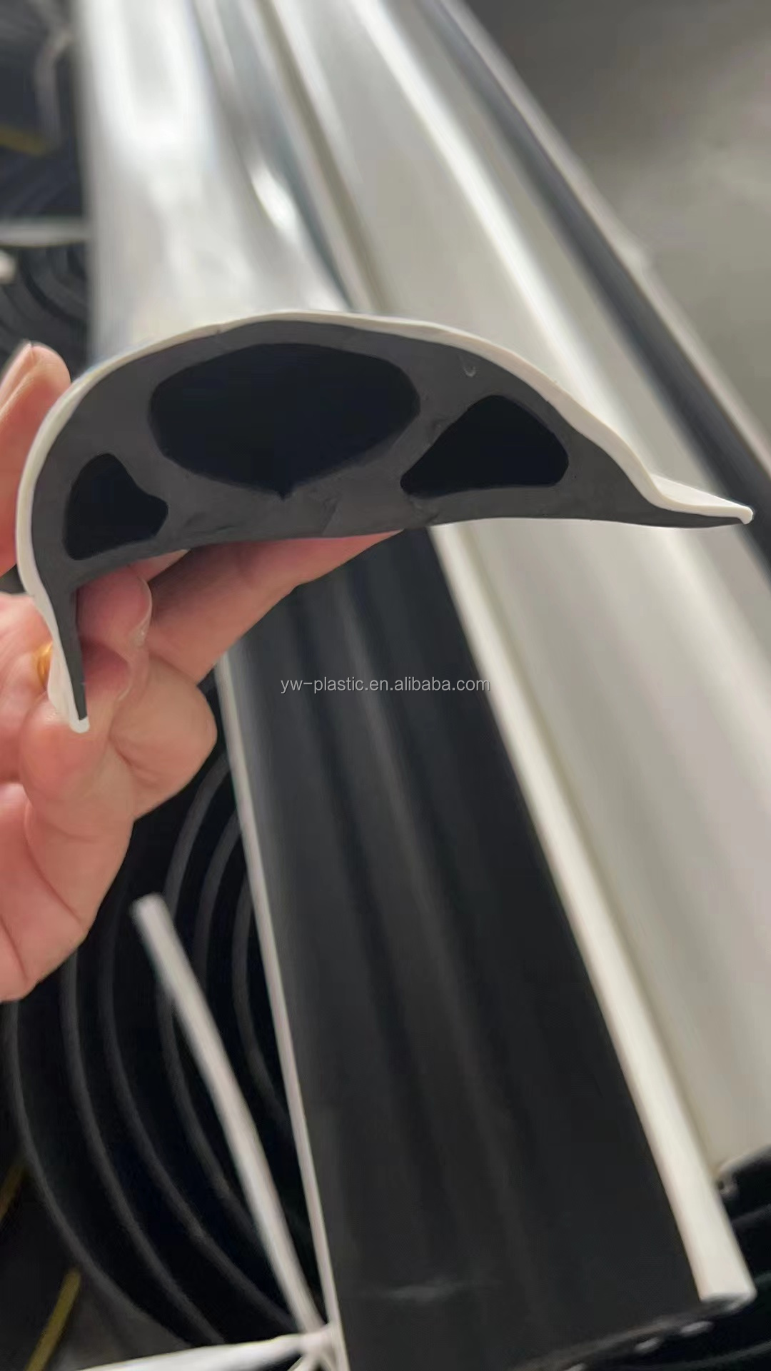 Rub Rail Gunwale Edge Trim for Anti-aging Rubber Boat Bumper Strip Gunnel Boat Edging