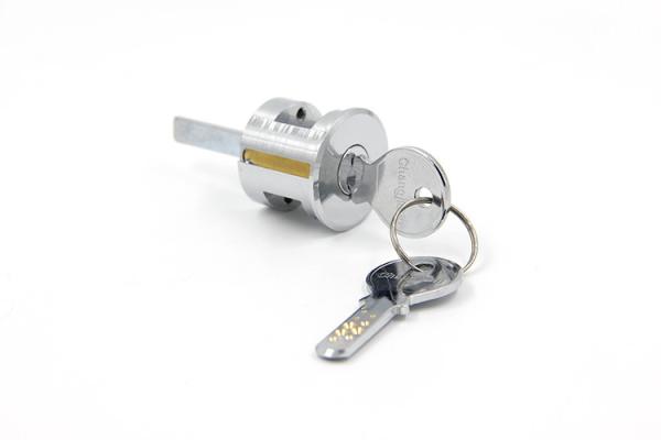 Buy cheap Medium Round Rim Cylinder Lock Surface Polish Chrome Plated Silver Color from wholesalers