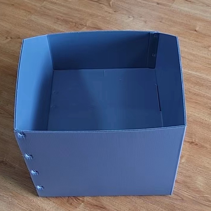 Polypropylene Stackable Warehouse Bins Corrugated Fluted Board PP Totes Box