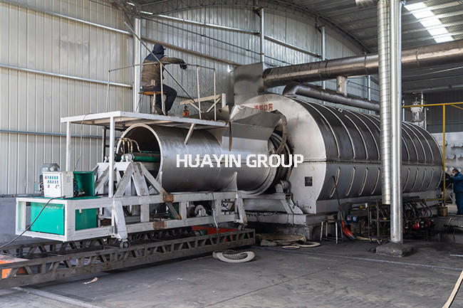 Small Waste Tyre Pyrolysis Machine Tyre Recycling To Fuel Oil