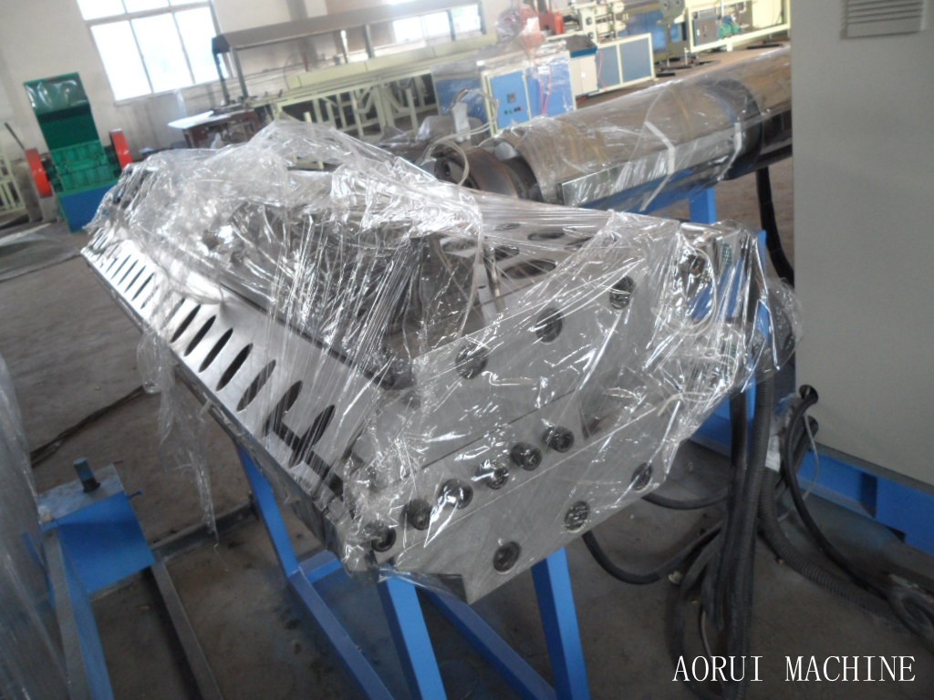 PVC WPC Plastic Board Extrusion Line , Wood Plastic Board Making Machine