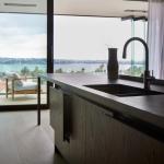 Custom Modern Style Quartz Countertop Kitchen Cabinet with Island Oak Wood
