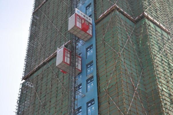Buy cheap VFD Control, hot dip galvanized 2000kg Construction building hoist , 0-40m/Min Passenger Material Hoist from wholesalers