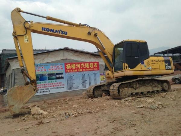 Used Japan Komatsu PC200-7 excavator also Komatsu PC200-5, PC200-6 digger for