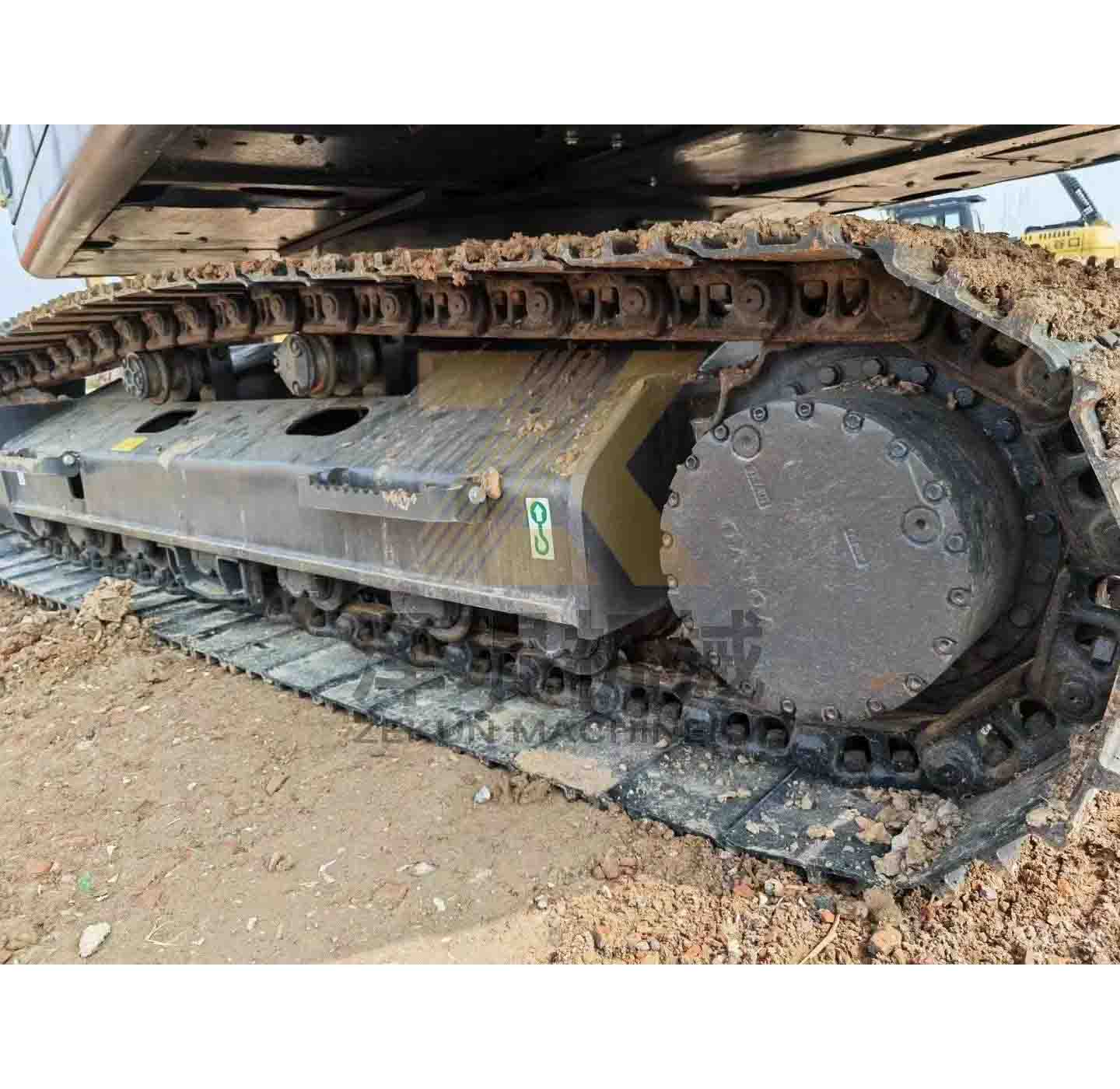 Used Volvo EC210 Excavator 976 hours 1.0m³ bucket capacity.