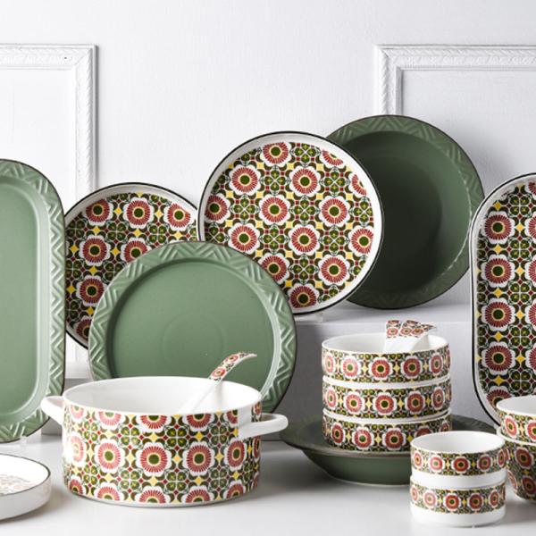 Buy cheap Modern Design Style Christmas Ceramic Dinner Set Under Glazed Porcelain Gift Set from wholesalers