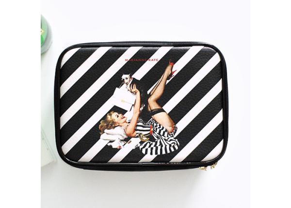 Buy cheap Custom Fashion Hanging Travel Kit / Cosmetic Makeup Bag Waterproof Material from wholesalers