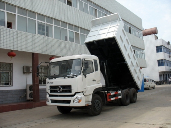 DONGFENG 6 wheel 4X2 dump truck small tipper truck good condition SINOTRUCK gear box