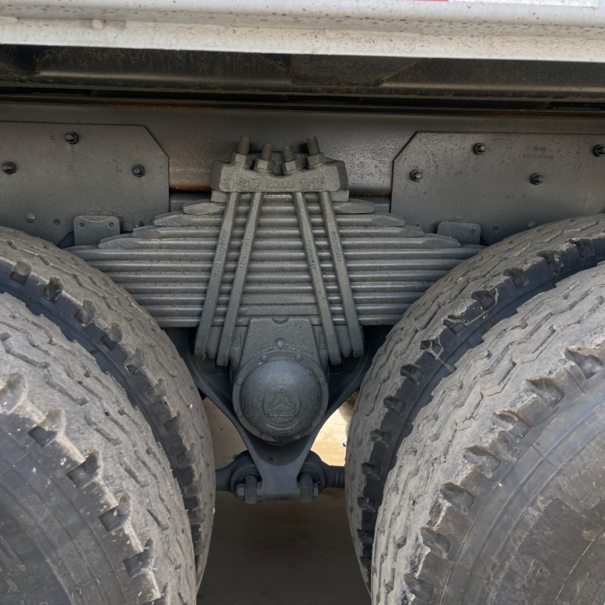 SINO TRUCK 10 Wheeler RHD 30tons Used HOWO Tipper Dump Truck 6x4 Automatic Air Conditioner